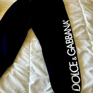 Dolce and Gabbana boys sweat pants size 7/8 
Smoke free 
Pet free home